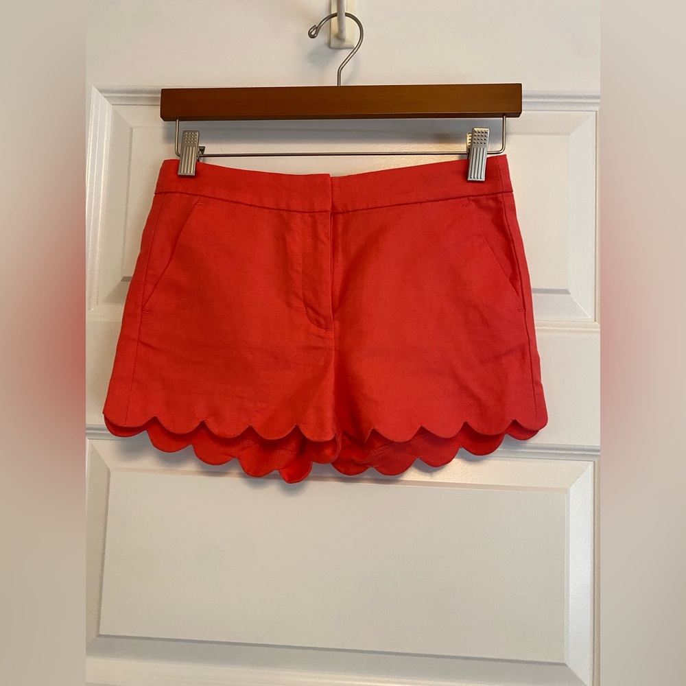 Jcrew girls coral scalloped bottom shorts. Size 10